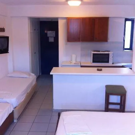 Kassavetis Hotel 2*